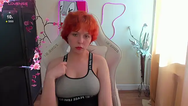 Snapshot of InfernoKitten chatting on June 4, 2026, 1:21 am InfernoKitten online show from June 4, 2026, 1:21 am