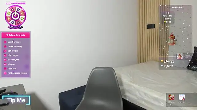 zoe hayami online show from April 15, 2026, 9:59 am