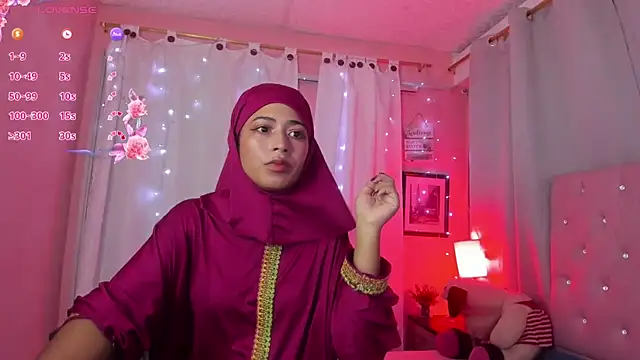 Snapshot of NadiaKarim_ chatting on April 16, 2026, 12:17 pm NadiaKarim online show from April 16, 2026, 12:17 pm