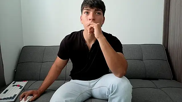 Snapshot of James_silva1 chatting on April 22, 2026, 4:36 pm James silva1 online show from April 22, 2026, 4:36 pm