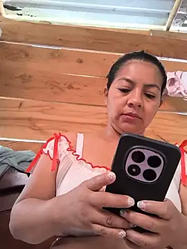 Snapshot of Tamaraxxx_hot chatting on June 21, 2026, 12:44 pm Tamaraxxx hot online show from June 21, 2026, 12:44 pm