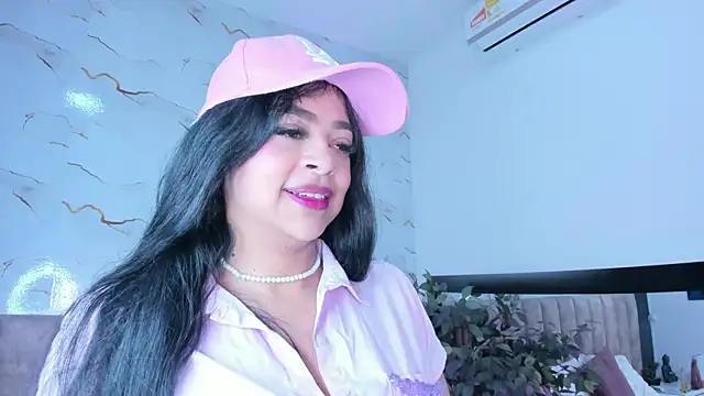 Candicewayne online show from June 18, 2026, 11:04 am
