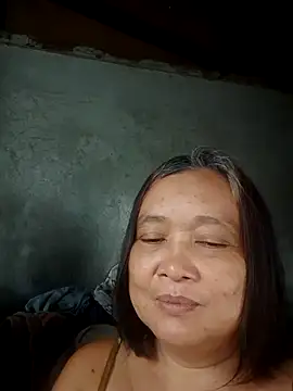 Snapshot of jeanyummytits chatting on May 21, 2026, 11:13 pm jeanyummytits online show from May 21, 2026, 11:13 pm