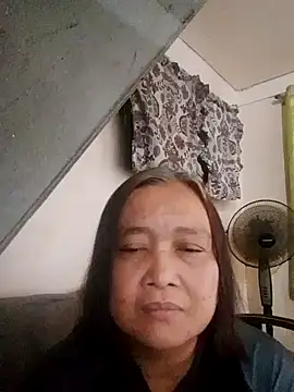 Snapshot of jeanyummytits chatting on May 3, 2026, 11:30 pm jeanyummytits online show from May 3, 2026, 11:30 pm