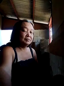 Snapshot of jeanyummytits chatting on May 15, 2026, 4:10 am jeanyummytits online show from May 15, 2026, 4:10 am