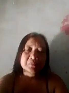 Snapshot of jeanyummytits chatting on May 17, 2026, 11:27 pm jeanyummytits online show from May 17, 2026, 11:27 pm