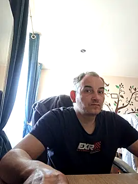 Snapshot of Piotr481 chatting on April 22, 2026, 2:46 pm Piotr481 online show from April 22, 2026, 2:46 pm