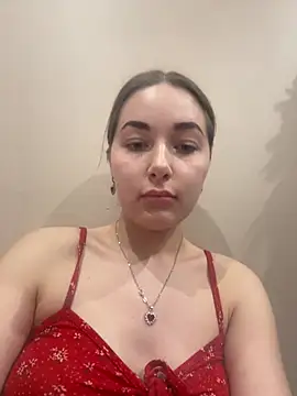 Snapshot of Doris2222 chatting on April 15, 2026, 6:12 pm Doris2222 online show from April 15, 2026, 6:12 pm