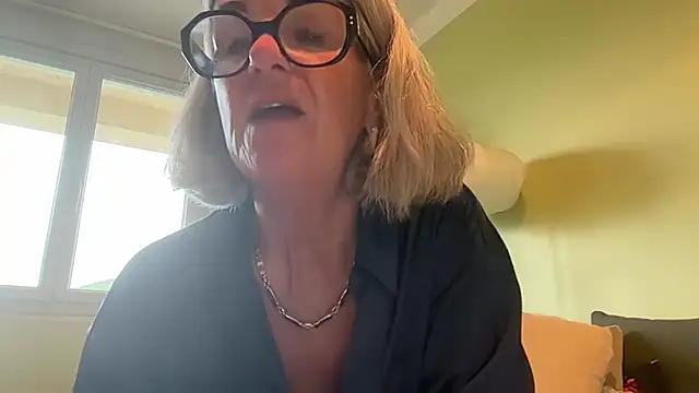 Snapshot of NaughtyMonicaUK chatting on May 30, 2026, 6:35 pm NaughtyMonicaUK online show from May 30, 2026, 6:35 pm