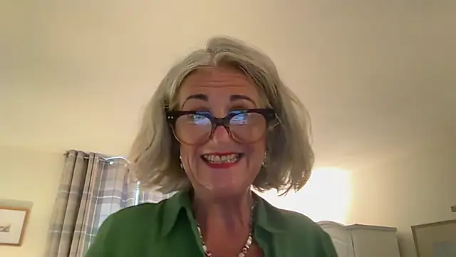 Snapshot of NaughtyMonicaUK chatting on April 29, 2026, 6:28 am NaughtyMonicaUK online show from April 29, 2026, 6:28 am