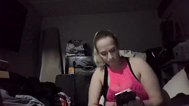 Snapshot of Princess42086 chatting on April 16, 2026, 5:08 am Princess42086 online show from April 16, 2026, 5:08 am