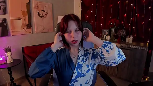 Snapshot of VivienneHebert chatting on May 11, 2026, 12:50 pm VivienneHebert online show from May 11, 2026, 12:50 pm