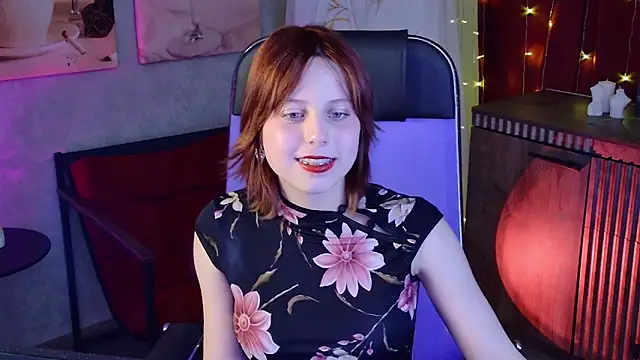 Snapshot of VivienneHebert chatting on May 16, 2026, 10:36 am VivienneHebert online show from May 16, 2026, 10:36 am