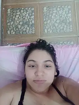 rosemilkbobs online show from June 1, 2026, 7:57 pm