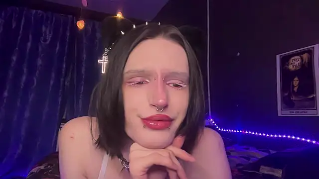 Niky Long online show from May 7, 2026, 11:52 pm