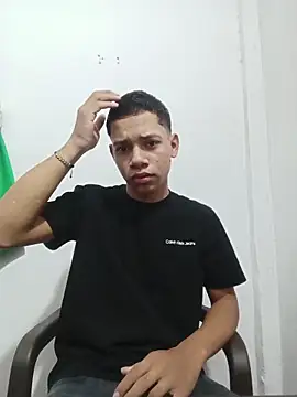 Snapshot of curious_straight_guy chatting on April 14, 2026, 3:11 am curious straight guy online show from April 14, 2026, 3:11 am