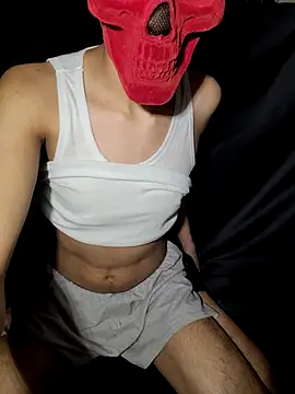 XandrFox online show from April 13, 2026, 6:06 am