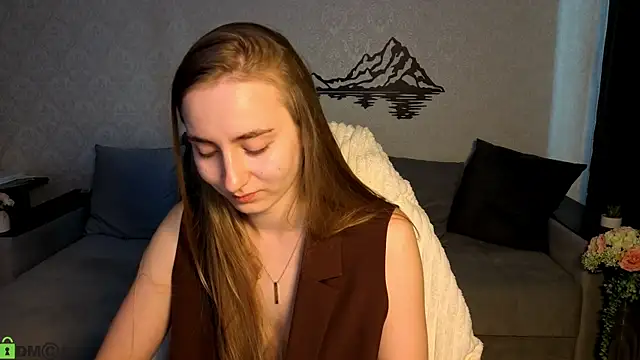 Snapshot of Your_Emily25 chatting on June 21, 2026, 8:09 am Your Emily25 online show from June 21, 2026, 8:09 am