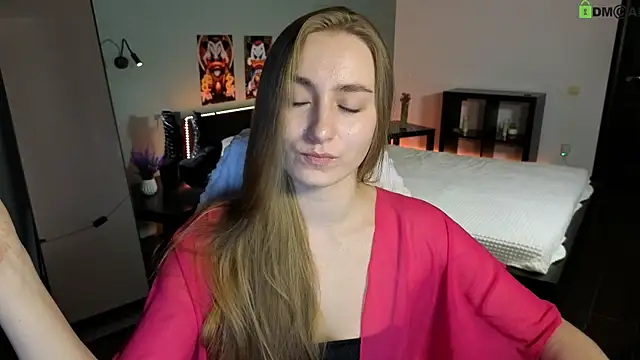 Snapshot of Your_Emily25 chatting on April 21, 2026, 7:48 am Your Emily25 online show from April 21, 2026, 7:48 am