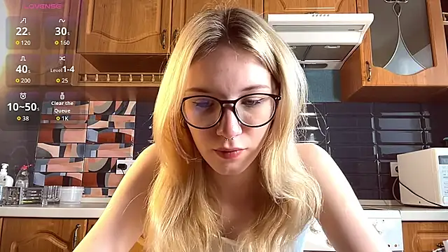 Snapshot of eileencrowday chatting on May 4, 2026, 3:10 am eileencrowday online show from May 4, 2026, 3:10 am