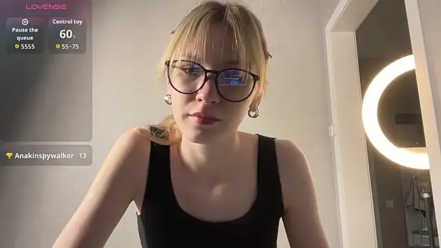 Snapshot of eileencrowday chatting on May 14, 2026, 3:14 am eileencrowday online show from May 14, 2026, 3:14 am