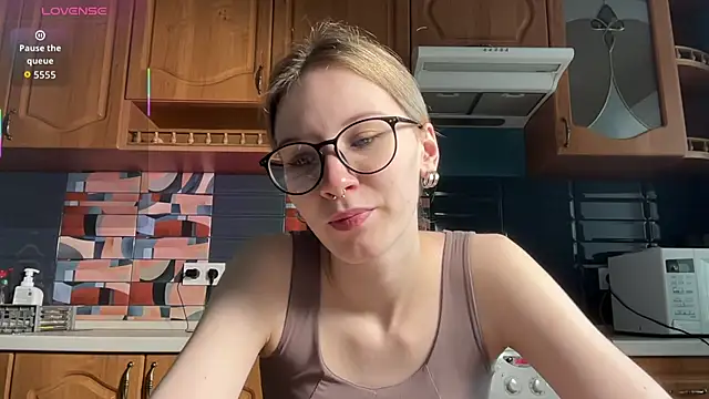 Snapshot of eileencrowday chatting on April 20, 2026, 3:09 am eileencrowday online show from April 20, 2026, 3:09 am