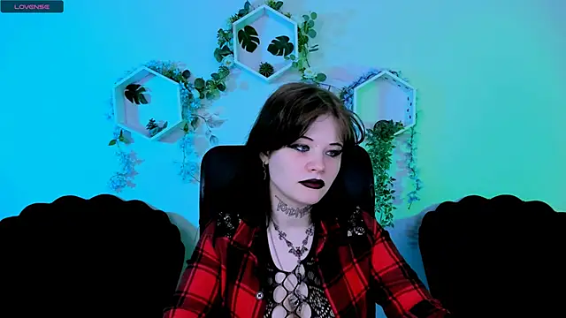 nikki kiss  online show from June 15, 2026, 8:25 am