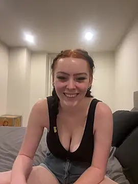 Snapshot of MiraVoss18 chatting on April 23, 2026, 5:58 pm MiraVoss18 online show from April 23, 2026, 5:58 pm