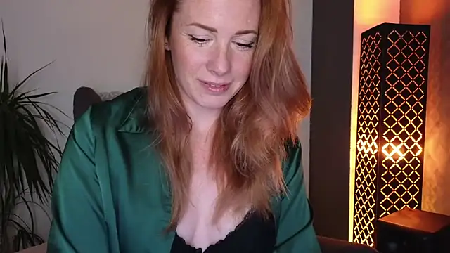 Snapshot of Sharon_Red chatting on September 24, 2025, 4:46 pm Sharon Red online show from September 24, 2025, 4:46 pm