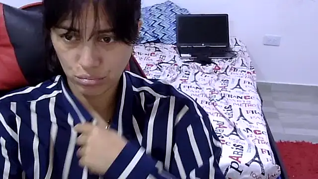 Snapshot of Bandida553 chatting on June 11, 2026, 12:23 am Bandida553 online show from June 11, 2026, 12:23 am