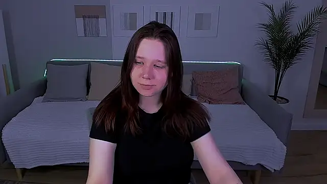 MooonlightSky online show from May 7, 2026, 1:25 pm