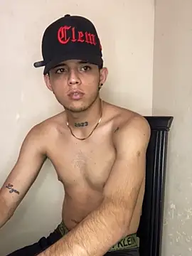 King of Slaves222 online show from April 13, 2026, 7:07 pm