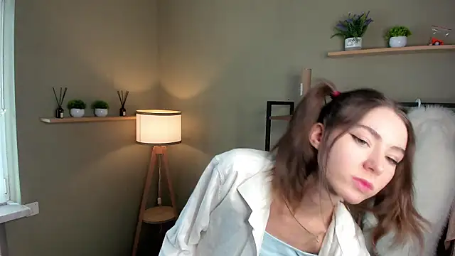 Peaches Peaches online show from May 2, 2026, 9:36 am