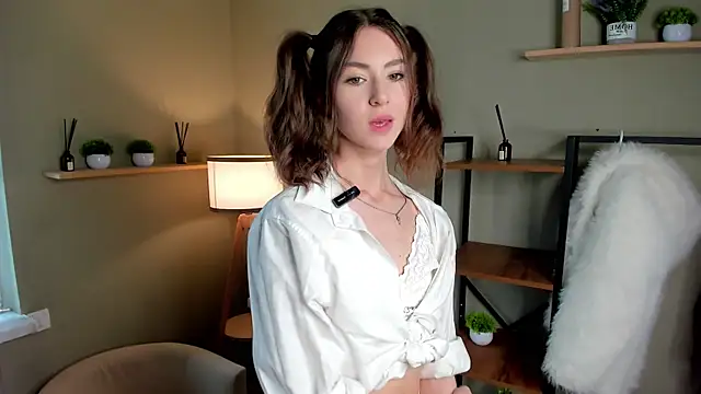 Peaches Peaches online show from May 8, 2026, 9:13 am