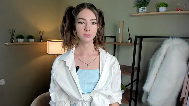 Peaches Peaches online show from May 3, 2026, 9:36 am