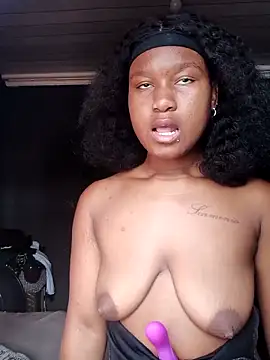 Diva-girl1 online show from May 17, 2026, 7:41 am