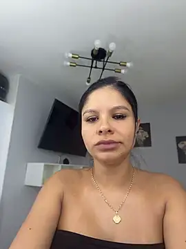 Snapshot of Elara_Luxe chatting on June 25, 2026, 9:53 pm Elara Luxe online show from June 25, 2026, 9:53 pm