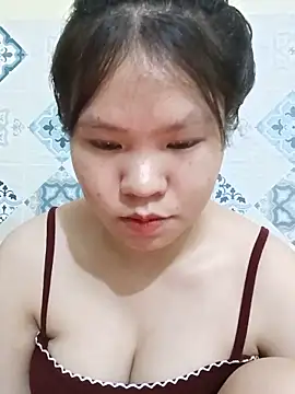 Snapshot of Seraphinahh chatting on May 20, 2026, 3:53 pm Seraphinahh online show from May 20, 2026, 3:53 pm