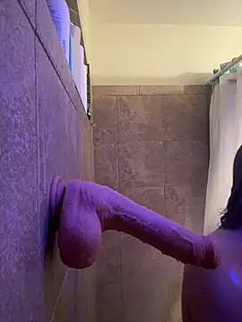 Islandmamita online show from April 15, 2026, 5:13 am