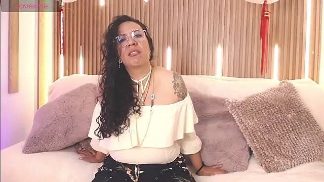 Velvet Curly online show from June 11, 2026, 12:35 pm