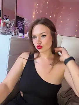 SweetLikaaa online show from June 6, 2026, 5:07 pm