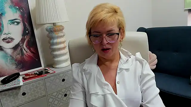 Snapshot of luna_xfantasy chatting on April 23, 2026, 6:42 am luna xfantasy online show from April 23, 2026, 6:42 am