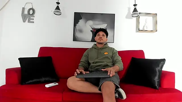 Snapshot of Michael_fox06 chatting on April 15, 2026, 7:51 pm Michael fox06 online show from April 15, 2026, 7:51 pm