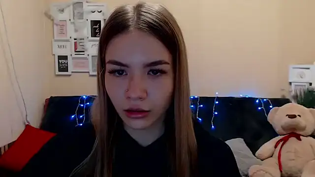 Snapshot of KaiTrum chatting on May 4, 2026, 8:00 pm KaiTrum online show from May 4, 2026, 8:00 pm