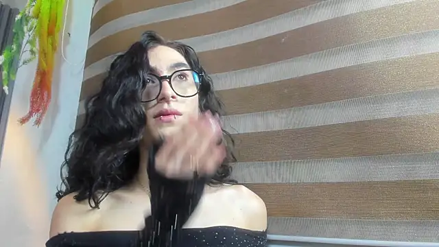 Snapshot of Shammy_rosse chatting on June 14, 2026, 12:40 am Shammy rosse online show from June 14, 2026, 12:40 am