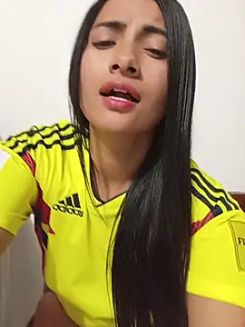 DaniellaGiraldo online show from July 3, 2026, 1:50 pm
