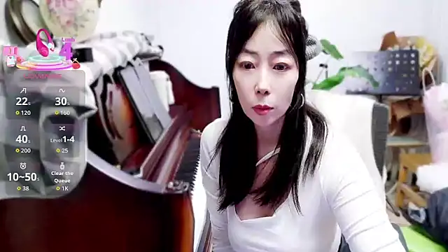 Snapshot of luna-ff chatting on April 16, 2026, 1:56 pm luna-ff online show from April 16, 2026, 1:56 pm