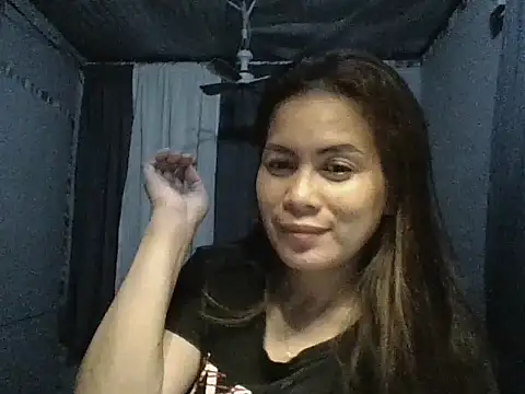 Snapshot of angelsRoom_go chatting on April 14, 2026, 12:10 pm angelsRoom go online show from April 14, 2026, 12:10 pm