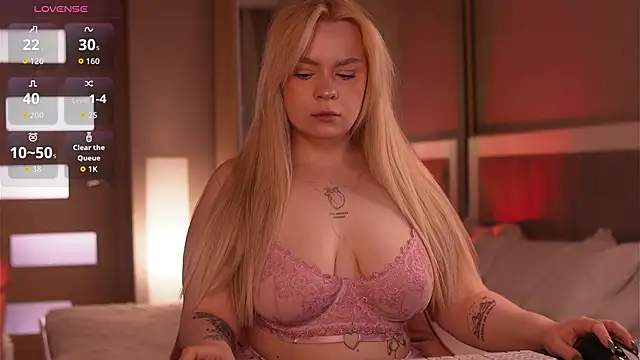 LisaLove3 online show from May 31, 2026, 7:03 am