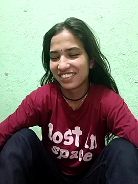 Priya7579 online show from April 21, 2026, 4:13 pm